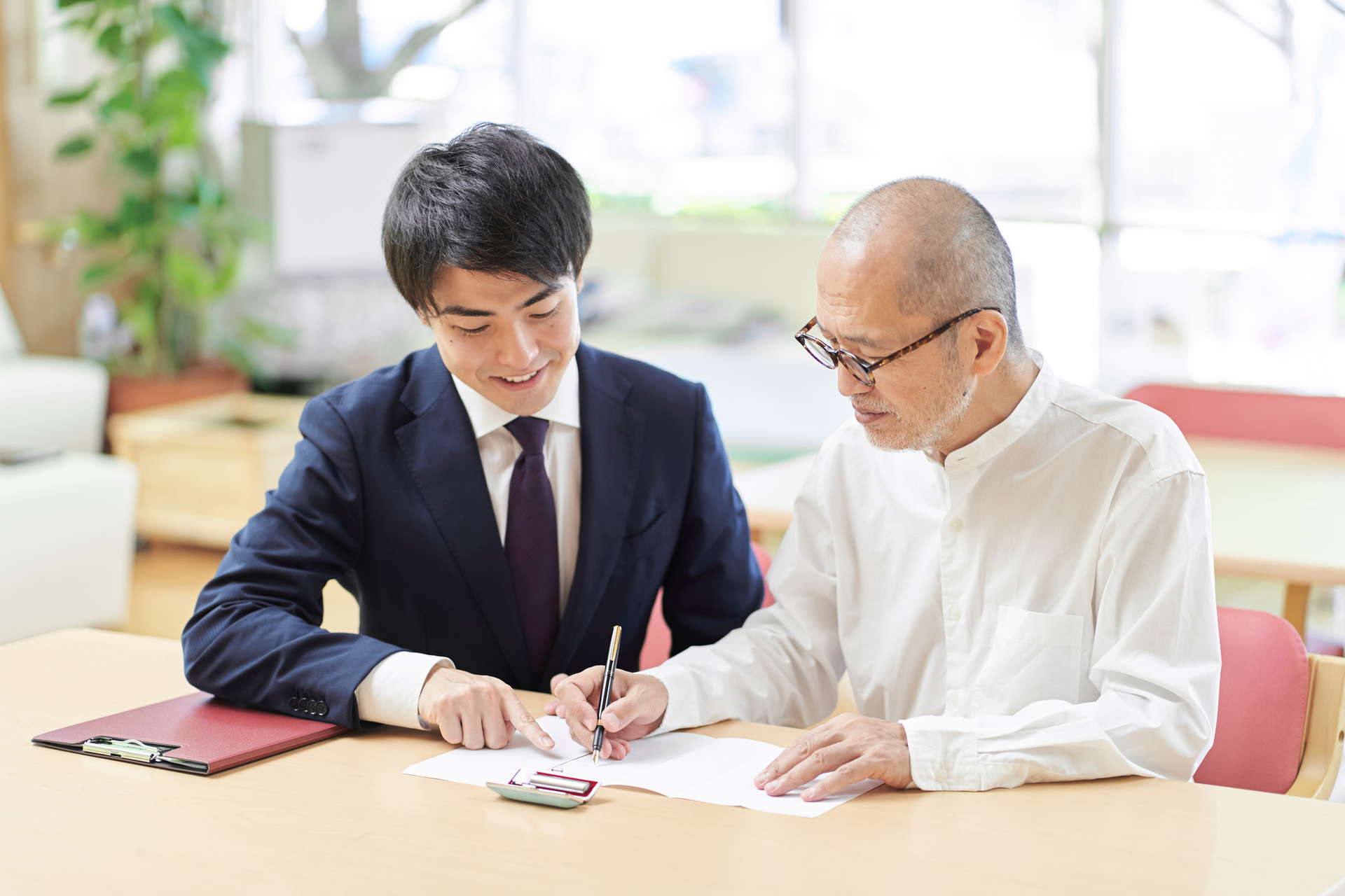 認知症対策から相続手続きまで、分かりやすく丁寧に寄り添い支援します。